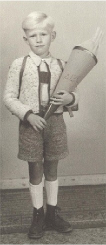 Frank Maibaum zur Einschulung mit Schultüte